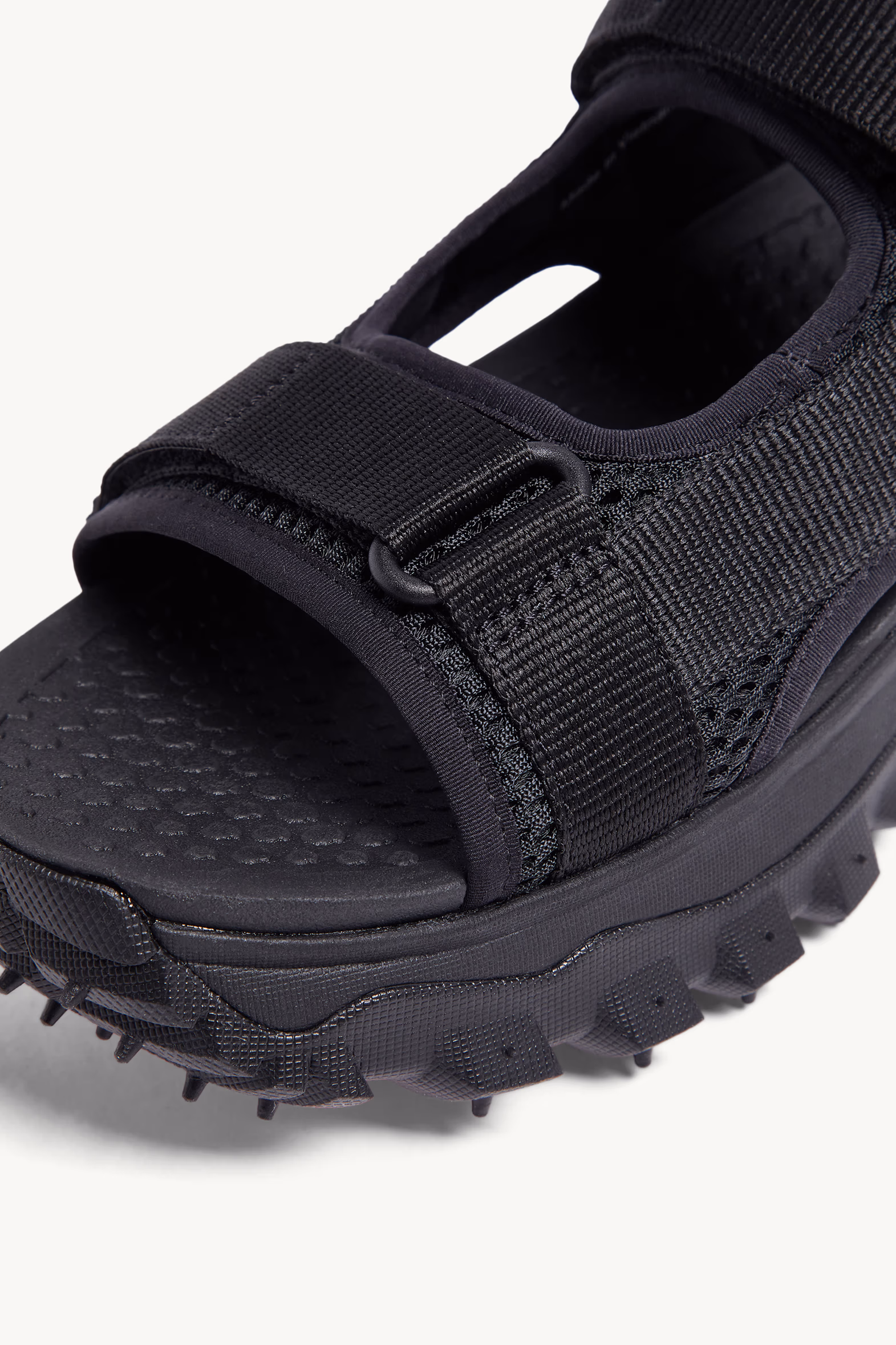 Trailgrip Vela Water-Repellent Sandals Women Black Moncler 7
